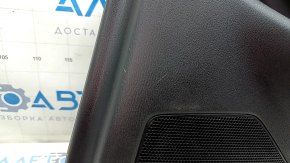 Обшивка двери карточка задняя правая Mazda CX-5 17-23 черная, подлокотник кожа коричневая, накладка с хром молдингом под дерево, BOSE, царапины,