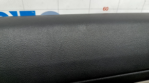 Обшивка дверей картка задня права VW Tiguan 18-20 чорна, підлокітник шкіра, вставка сіра шкіра, з ручкою, подряпини