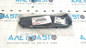 Ущільнювач капота Toyota Highlander 20-26 на капоті