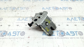 Замок кришки багажника VW Passat b7 12-15 без накладки