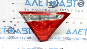 Ліхтар внутрішній кришка багажника лівий Toyota Camry v55 15-17 usa подряпини, павутина