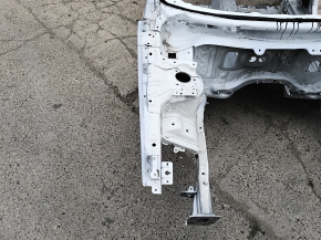 Четверть передняя правая Mazda 3 19-26 белая, на кузове
