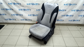 Водительское сидение Toyota Prius 50 16-18 без airbag, механическое, ткань черно-серое, под химчистку, потерта
