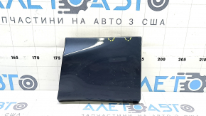 Нижня накладка крила передня права Volvo XC60 18-26 синя, подряпина