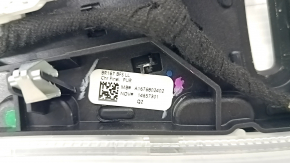 Идентификационная информация на накладке передней панели Mercedes W167, четкие маркировки на детали