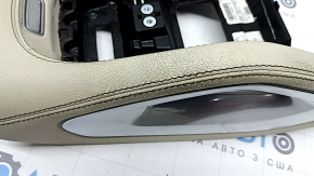Накладка центральной консоли верхняя Mercedes W167 GLE 350 450 20-25 кожа бежевая с хром, с подсветкой, потерта, под чистку, царапины