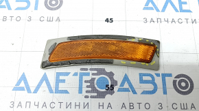 Відбивач передній правий BMW 3 F30 16-18 розклеївся, потертий, тріщини у склі