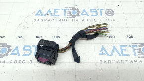 Фишка на блок ECU компьютера двигателя BMW 3 F30 17-18 B46, черная