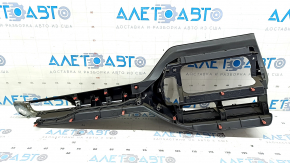На фото накладка передней панели Toyota Highlander 21 года с молдингом под 8" дисплей
