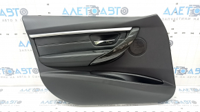 Обшивка двери карточка передняя левая в сборе BMW 3 F30 12-18 черная, подлокотник и вставка кожа черная, серая строчка, хром молдинг, накладка под темное дерево, с подсветкой, царапины