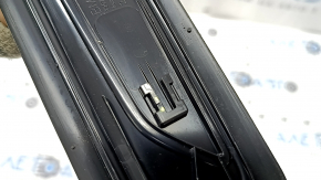 Накладка порога передняя левая наружная BMW 3 F30 12-18 черная с хромом, царапины, вмятины, коррозия, трещина в креплении