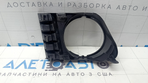 Решетка бампера правая Toyota Prius V 12-14 дорест под птф, без обрамления