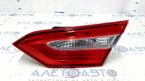 Ліхтар внутрішній кришка багажника правий Toyota Camry v70 18-20 галоген, світлий, подряпини