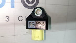 Датчик подушки безопасности в центральной стойке правый Toyota Rav4 21-22