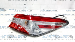 Ліхтар зовнішній крило правий Toyota Camry v70 18-20 галоген, світлий