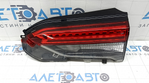 Ліхтар внутрішні двері багажника правий Toyota Rav4 19-24 USA built, зламане кріплення, потерт