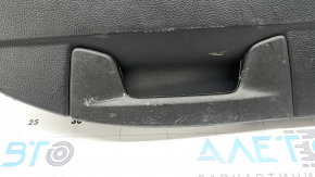 Обшивка двери багажника нижняя Toyota Rav4 19-25 черная, с ручкой, царапины, вмятины