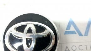 Центральный колпачок на диск Toyota Highlander 20-26 62/59 мм царапина