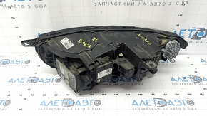 Фара передняя правая в сборе Volvo XC90 16-17 LED, песок, трещины в стекле, сломано крепление