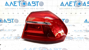Ліхтар зовнішній крило правий VW Passat b8 16-19 USA LED світлий