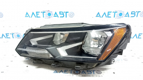 Фара передняя левая VW Passat b8 16-19 USA галоген, царапины, сломано крепление уплотнителя