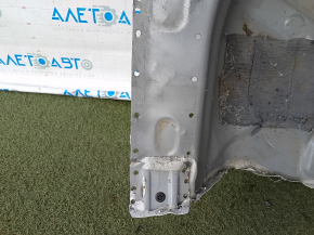 Корыто багажника Toyota Prius V 12-17 высверлена