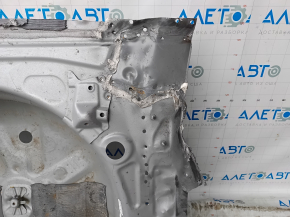 Корыто багажника Toyota Prius V 12-17 высверлена