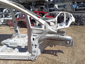 Чверть передня права Ford C-max MK2 13-18 на кузові, біла