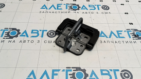 Крючок замка капота VW Tiguan 18-24