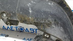 Со стороны крепления видно повреждение на защите переднего бампера Ford Escape, требуют замены.