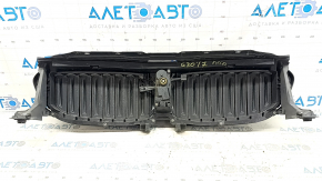 Решетка радиатора grill в сборе BMW 5 G30 17-23 с жалюзи дефлектором радиатора, хром, потрескан хром, трещина, сломано крепление, песок