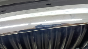Решетка радиатора grill в сборе BMW 5 G30 17-23 с жалюзи дефлектором радиатора, хром, потрескан хром, трещина, сломано крепление, песок