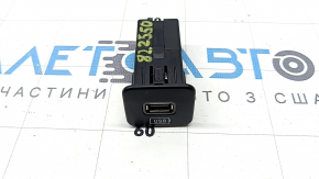 USB Hub центральної консолі Jeep Compass 22-26 задній, подряпини