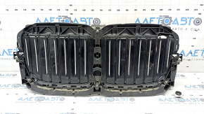 Жалюзі дефлектор радіатора верхній у зборі BMW X7 G07 21-26 N63, 19-22 3.0T Pure Excellence, зламане кріплення