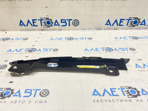 Кронштейн крила передній правий Audi A3 8V 15-20 центр