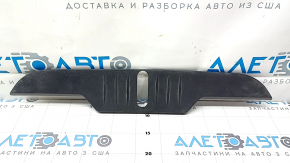 Накладка замка капота Ford Mustang Mach-E 21-26, подряпини.