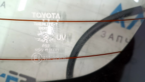Стекло заднее двери багажника Toyota Prius 50 16-22 основное без дворника