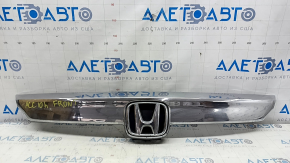 Молдинг решітки радіатора верхній центральний Honda Accord 18-20 світлий хром, з кріпленням та емблемою, пісок
