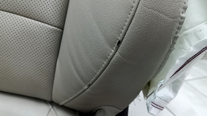 Водительское сидение Honda Accord 18-22 без airbag, стрельнувшее, электро, с памятью, кожа, светло-серое, подогрев и вентиляция, потерто, под чистку, царапины на накладке