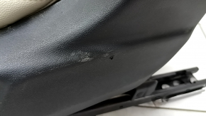 Водительское сидение Honda Accord 18-22 без airbag, стрельнувшее, электро, с памятью, кожа, светло-серое, подогрев и вентиляция, потерто, под чистку, царапины на накладке