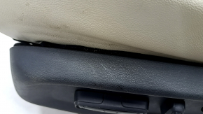Водительское сидение Honda Accord 18-22 без airbag, стрельнувшее, электро, с памятью, кожа, светло-серое, подогрев и вентиляция, потерто, под чистку, царапины на накладке