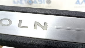 Накладка порога передня права Lincoln MKZ 17-20 хром з підсвічуванням, чорна, подряпини, вм'ятина