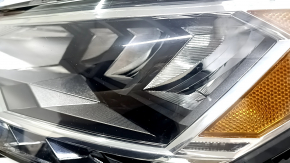 Фара передняя левая VW Jetta 19-26 в сборе LED, песок