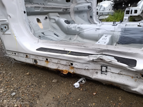 Нижняя часть кузова Lincoln MKZ с повреждениями и ржавчиной