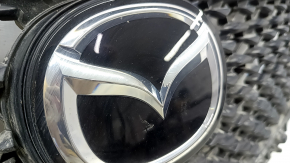 Решетка радиатора grill Mazda CX-30 20-23 с эмблемой, песок, царапина