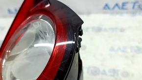 Фонарь внешний крыло левый Mazda CX-9 16-23 без проводки, нет фрагмента, сломаны крепления, пробит корпус, царапины