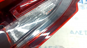 Фонарь внутренний крышка багажника левый Mazda CX-9 16-23 царапины, пробит корпус, трещины в уплотнителе, надлом крепления