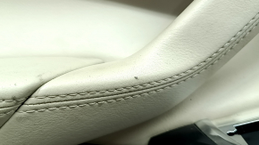Уголок подлокотника обшивки с легкими потертостями для Mazda CX-9 2016-2023