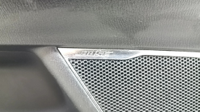 Детали динамика BOSE на обшивке двери Mazda CX-9 2016-2023