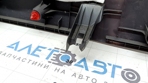 Дефект крепления на обшивке двери багажника для Toyota Sienna 2021-2026.